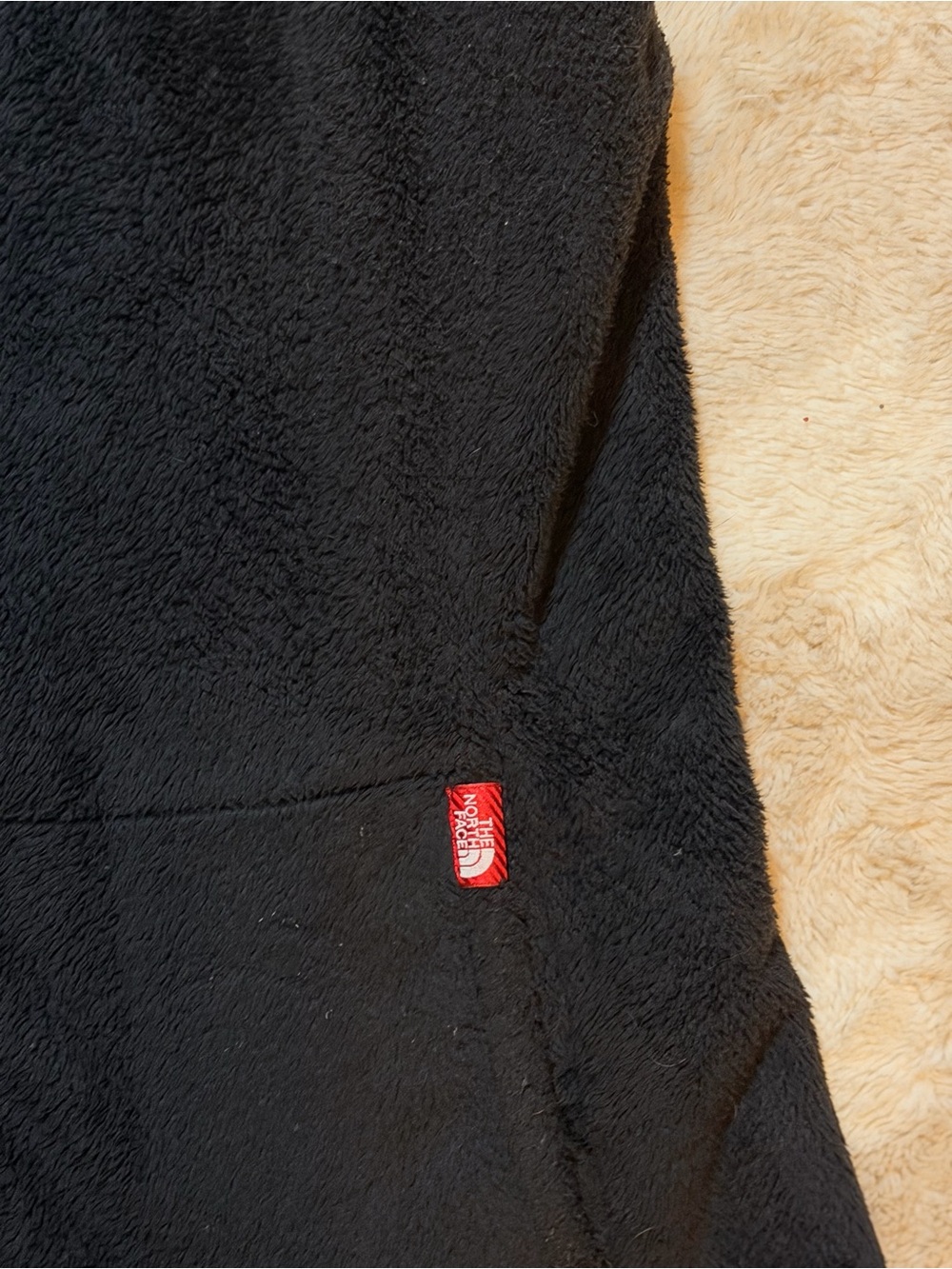 The North Face Women’s Black Fleece Vest Size Medium Full Zip Soft Cozy Layering - Picture 4 of 5